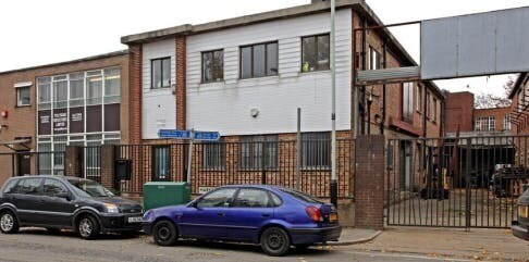 110-118 Markfield Rd, Londres à louer Photo de l’immeuble– Image 1 sur 6