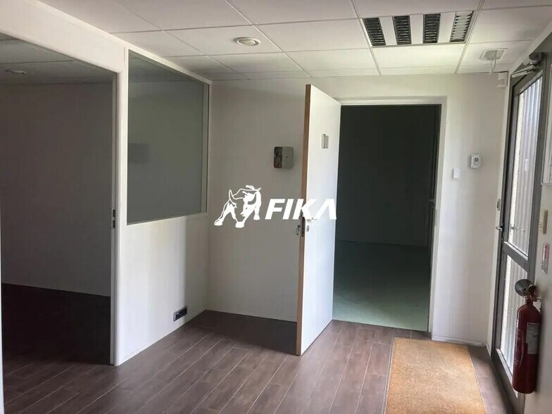 Local d’activités dans Colomiers à louer - Photo intérieure – Image 2 sur 8