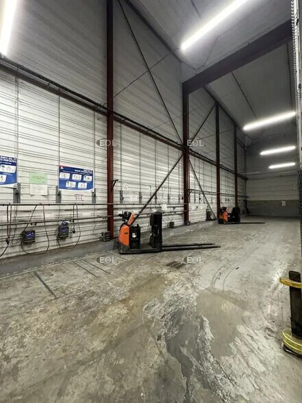 Industriel/Logistique dans Le Meux à louer - Photo de l’immeuble – Image 1 sur 4
