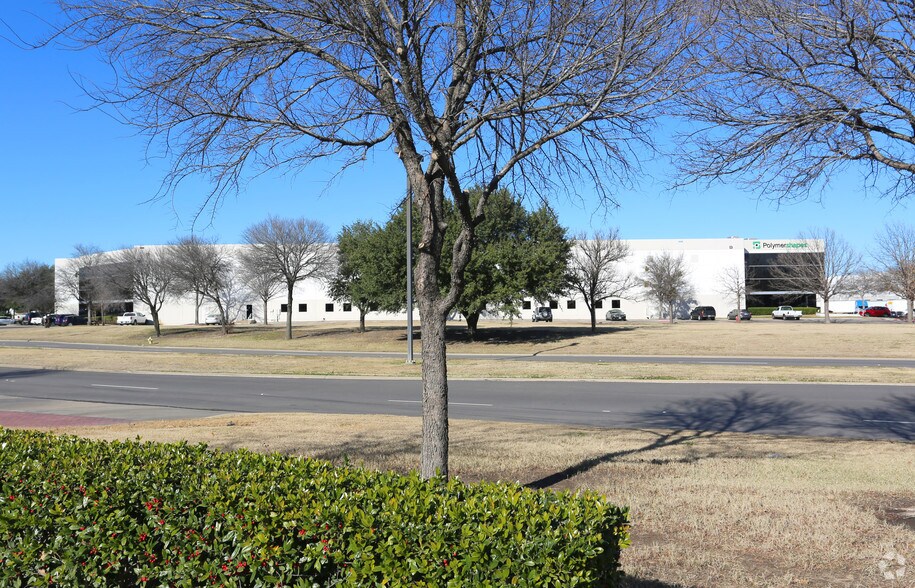 600 S Royal Ln, Coppell, TX à louer - Photo de l’immeuble – Image 2 sur 4