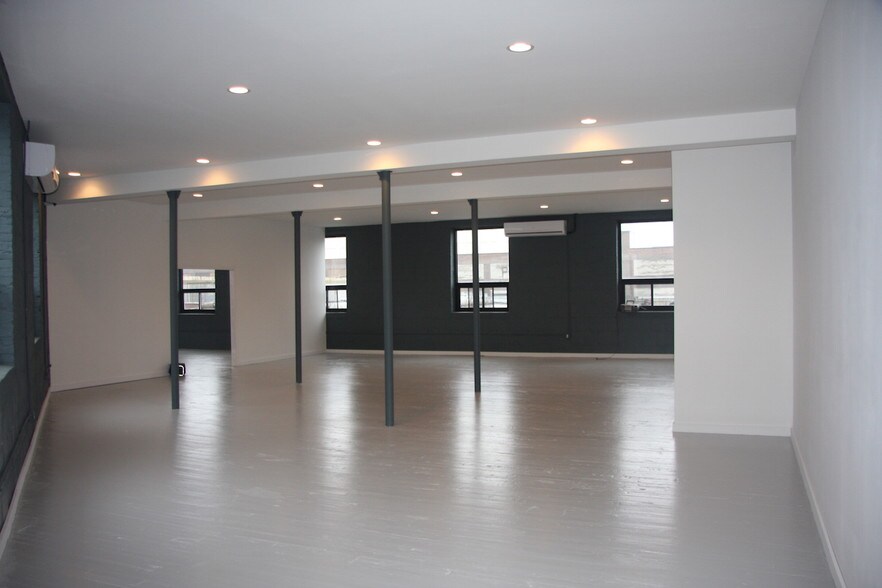 28-44 Borden Ave, Long Island City, NY à vendre - Photo de l’immeuble – Image 2 sur 9