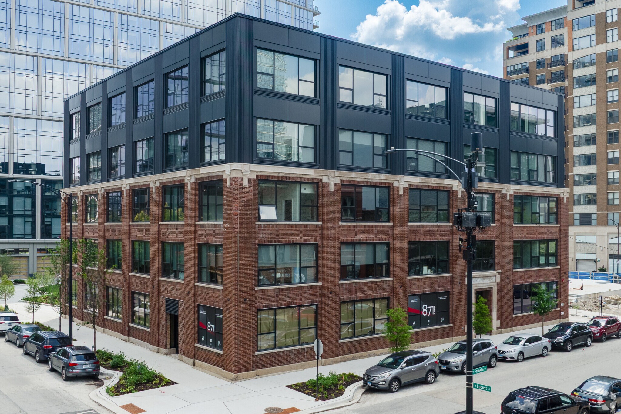 871 N Franklin St, Chicago, IL à louer Photo principale– Image 1 sur 20