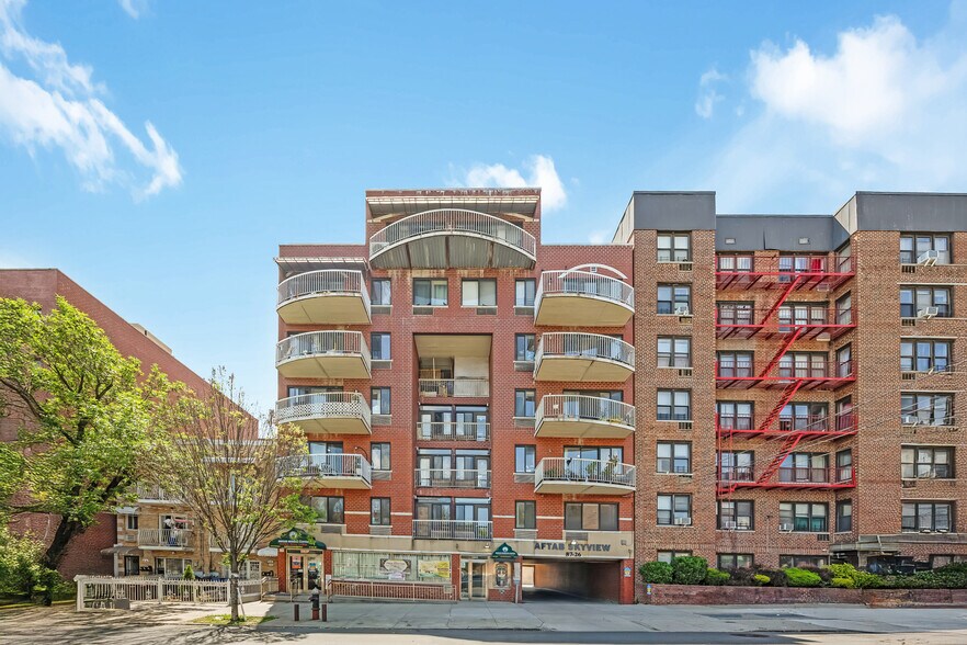 87-26 175th St, Jamaica, NY à vendre - Photo de l’immeuble – Image 2 sur 11