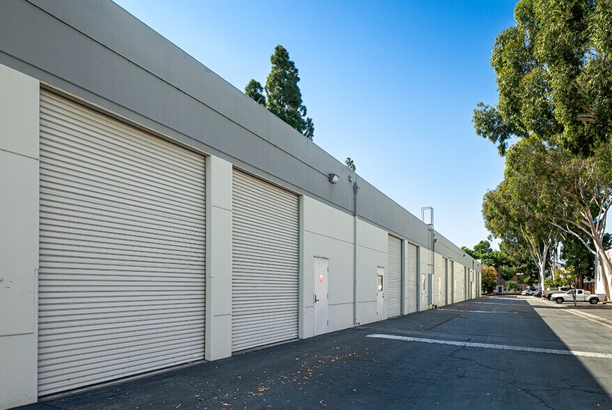 11721-11741 Telegraph Rd portefeuille de 3 biens à vendre sur LoopNet.fr - Photo de l’immeuble – Image 2 sur 9