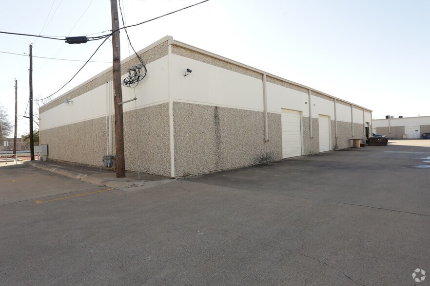 11127 Shady Trl, Dallas, TX à vendre - Photo de l’immeuble – Image 3 sur 5