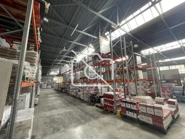 Industriel/Logistique dans Étampes à vendre - Photo intérieure – Image 2 sur 3