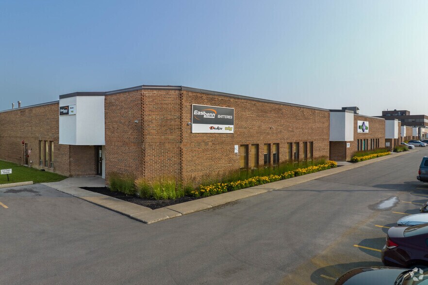 1375 Aimco Blvd, Mississauga, ON à louer - Photo de l’immeuble – Image 2 sur 5