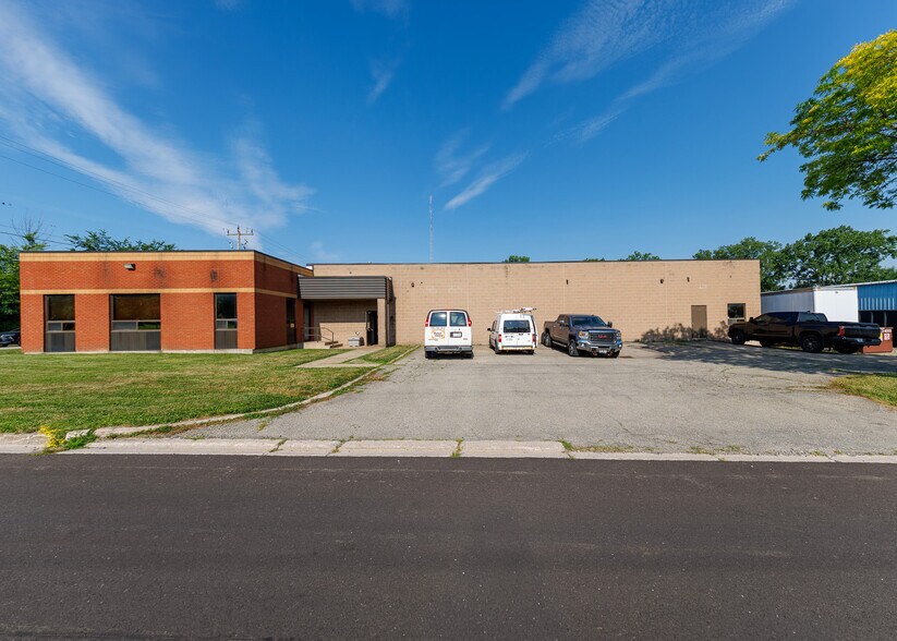 408 Jarvis St, Fort Erie, ON à vendre - Photo de l’immeuble – Image 2 sur 33