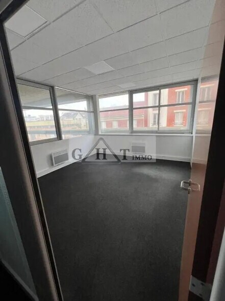 Bureau dans Saint-Ouen-sur-Seine à louer - Photo intérieure – Image 3 sur 9