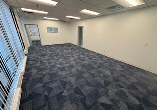 6625 Tomken Rd, Mississauga, ON à louer Photo intérieure– Image 2 sur 7