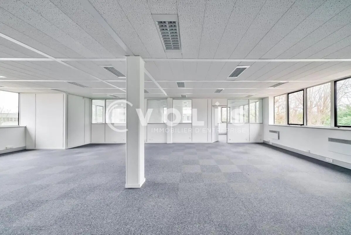 Bureau dans Saint-Thibault-des-Vignes à louer Photo intérieure– Image 1 sur 17