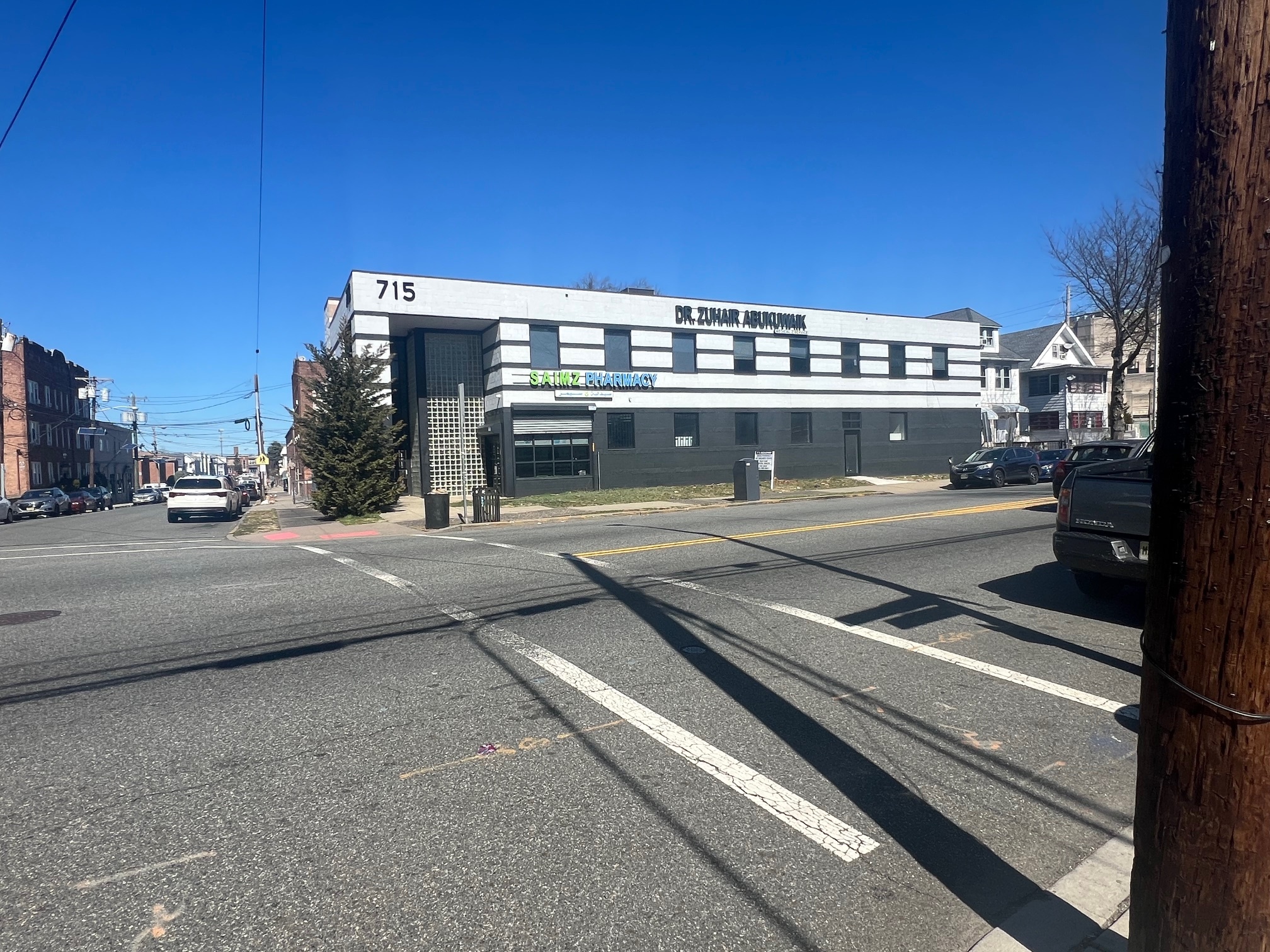 715-723 Broadway, Paterson, NJ à louer Photo de l’immeuble– Image 1 sur 5
