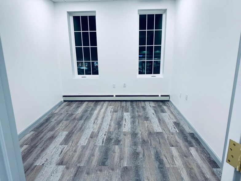 4133 White Plains, Bronx, NY à louer - Photo de l’immeuble – Image 3 sur 8