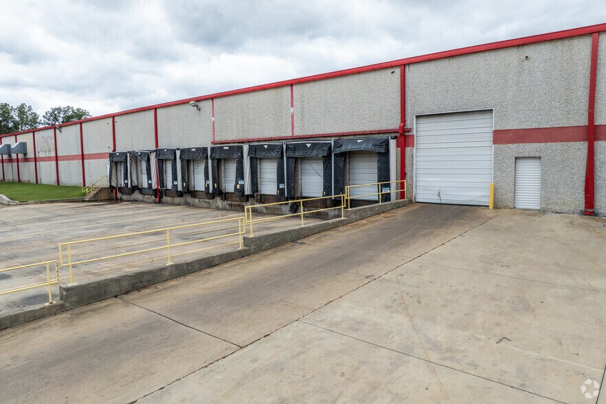 190 NW Industrial Pky, Jackson, MS à vendre - Photo principale – Image 1 sur 16