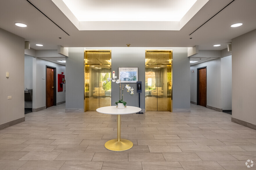 381 Riverside Dr, Franklin, TN à louer - Hall d’entrée – Image 3 sur 4