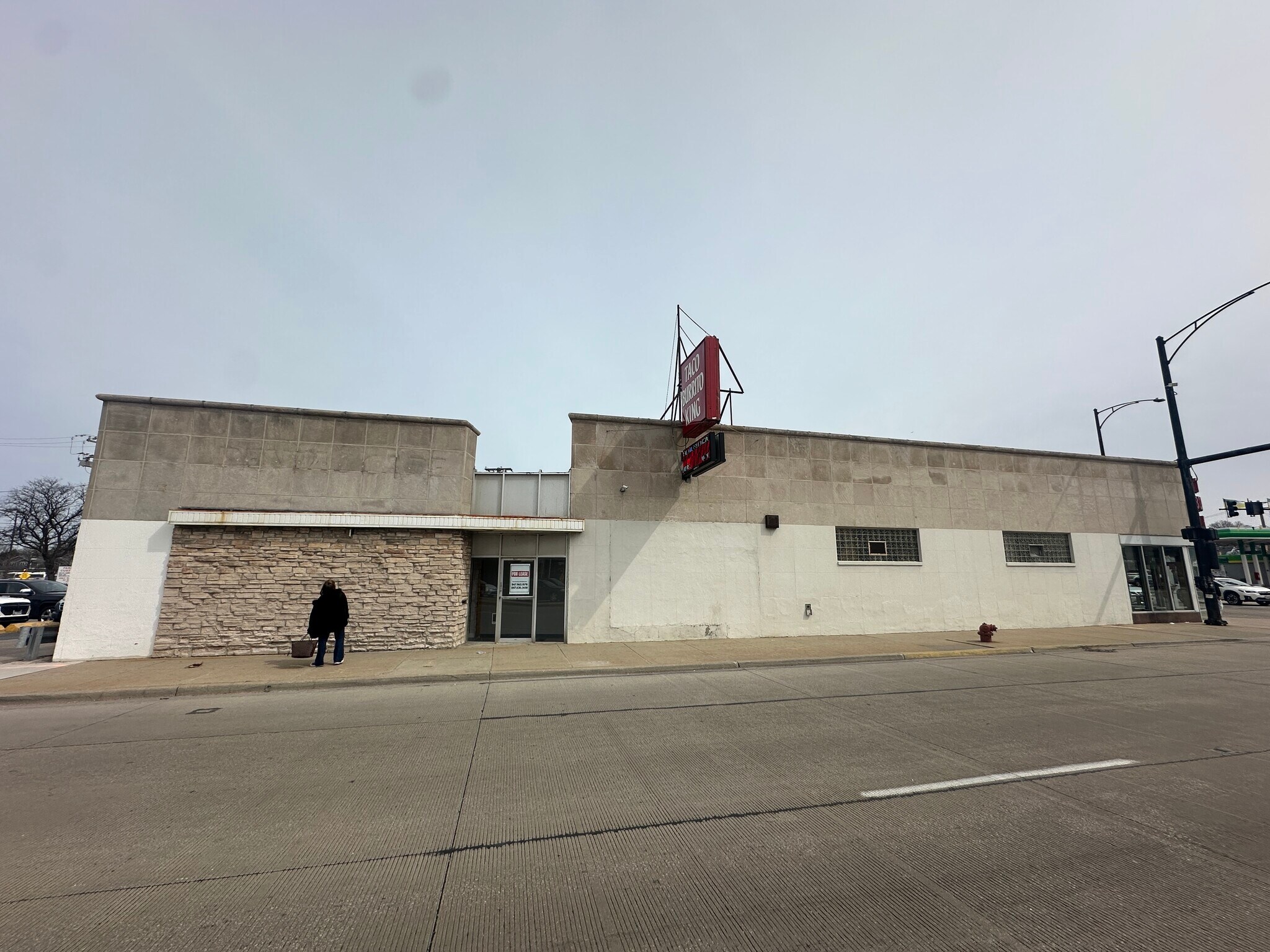 7150-7154 W Higgins Ave, Chicago, IL à louer Photo principale– Image 1 sur 3