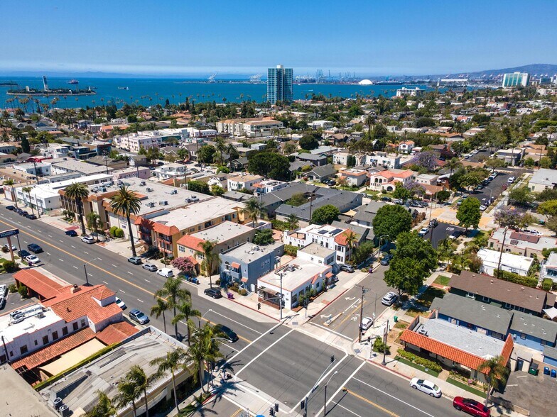 249 E Redondo Ave, Long Beach, CA à vendre - Photo de l’immeuble – Image 1 sur 27