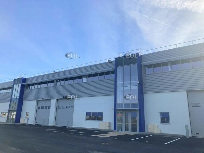 Local d’activités dans Brétigny-sur-Orge à louer - Photo de l’immeuble – Image 2 sur 5