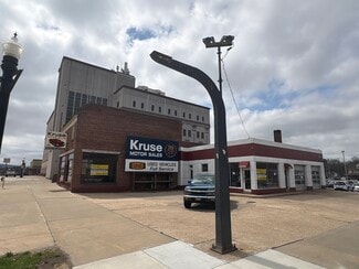 Plus de détails pour 515 Broadway St, Baraboo, WI - Local d’activités à vendre