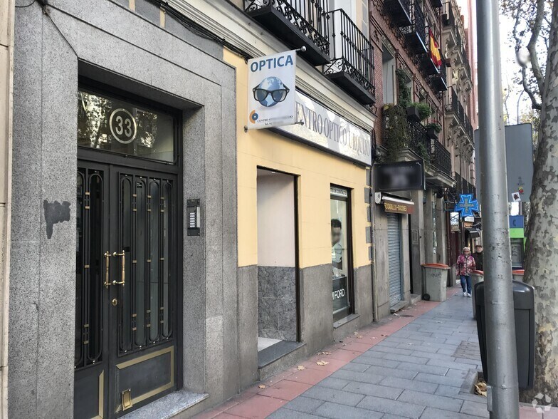 Immeuble residentiel dans Madrid, Madrid à vendre - Photo de l’immeuble – Image 2 sur 2