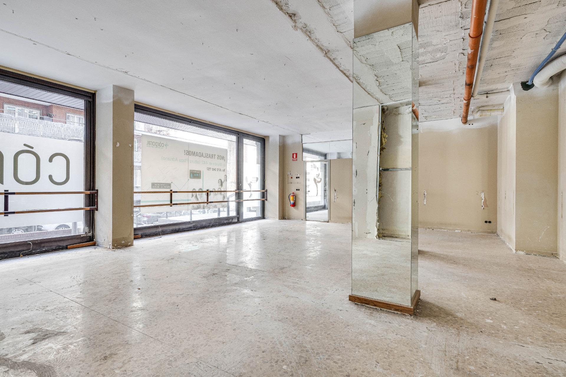 Bureaux/Local commercial dans Barcelone, Barcelona à louer Photo intérieure– Image 1 sur 26