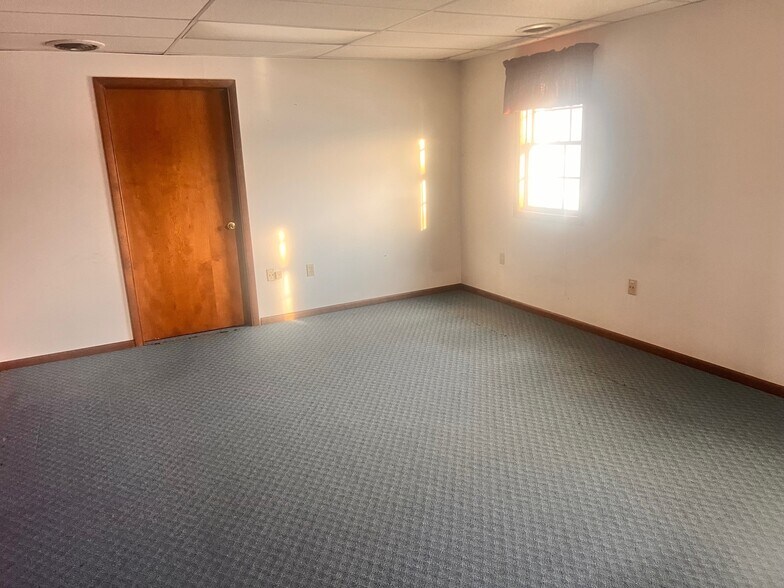 13349-13395 Snow Rd, Brook Park, OH à louer - Photo intérieure – Image 3 sur 6