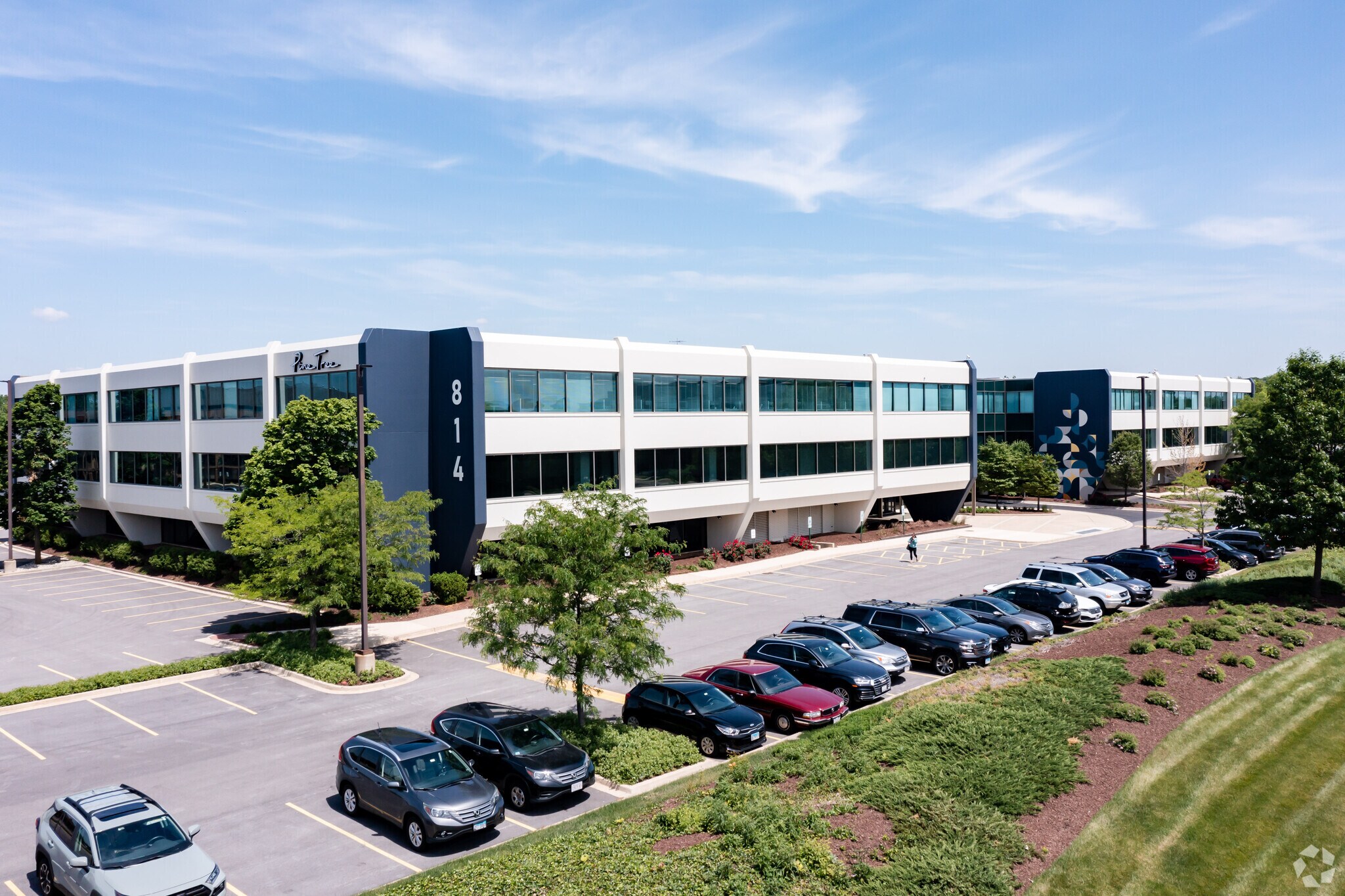 814 Commerce Dr, Oak Brook, IL à louer Photo de l’immeuble– Image 1 sur 5