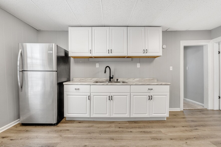 405 S Wayne St, Waterloo, IN à vendre - Photo de l’immeuble – Image 2 sur 40