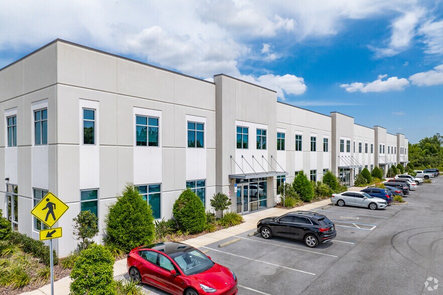 2500 Lakepointe Pky, Odessa, FL à louer - Photo de l’immeuble – Image 1 sur 12