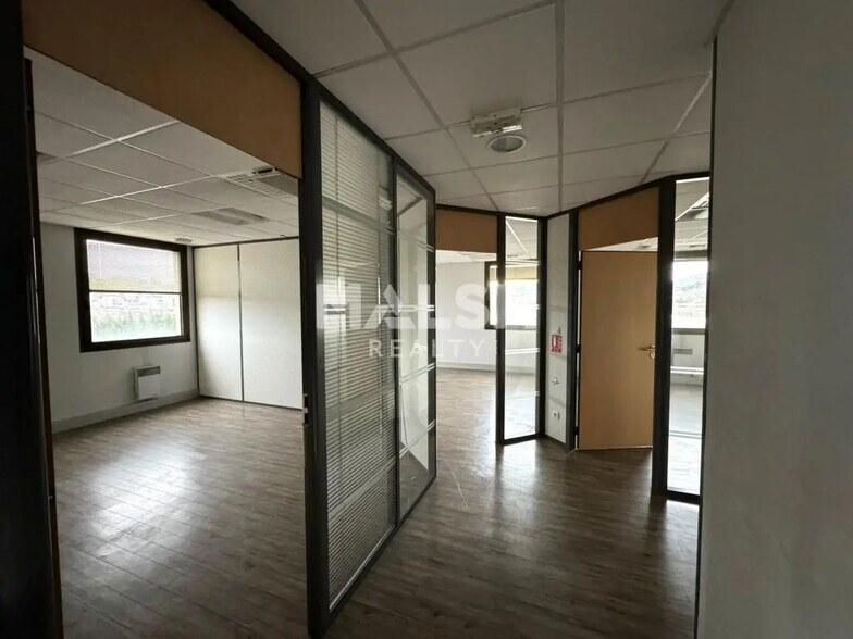 Bureau dans Villars à vendre - Photo de l’immeuble – Image 2 sur 8