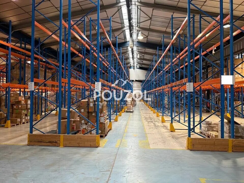 Local d’activités dans Cournon-d'Auvergne à louer Photo de l’immeuble– Image 1 sur 13