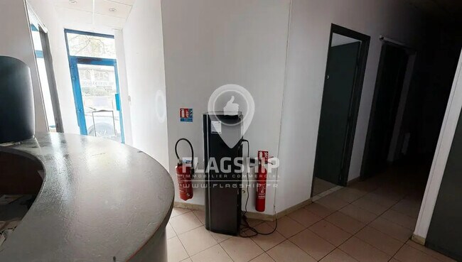 Plus de détails pour Local commercial à vendre