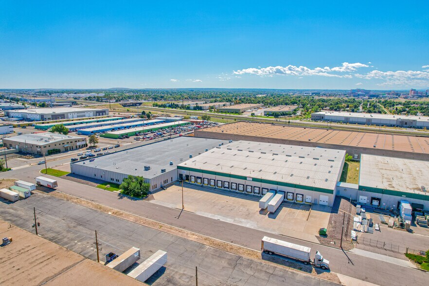 NE Denver Value Add Industrial Portfolio portefeuille de 2 biens à vendre sur LoopNet.fr - Photo de l’immeuble – Image 1 sur 14