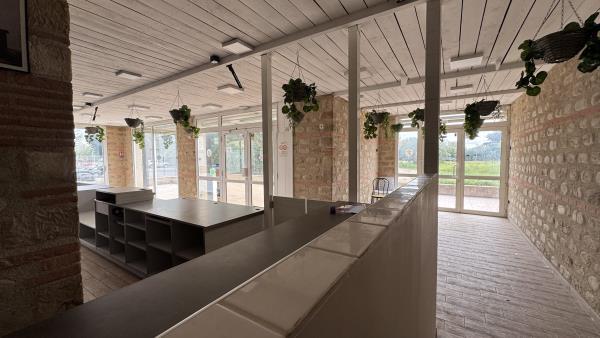 Plus de détails pour Local commercial à louer