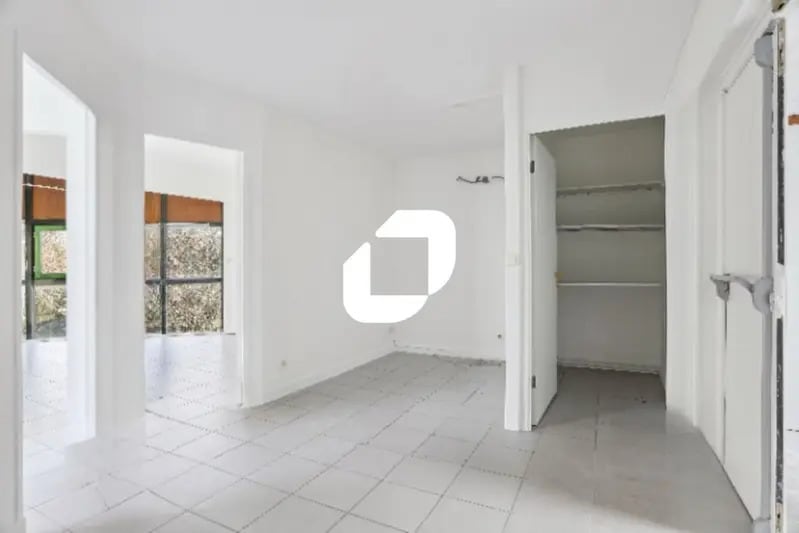 Bureau dans Lognes à louer - Photo intérieure – Image 1 sur 8