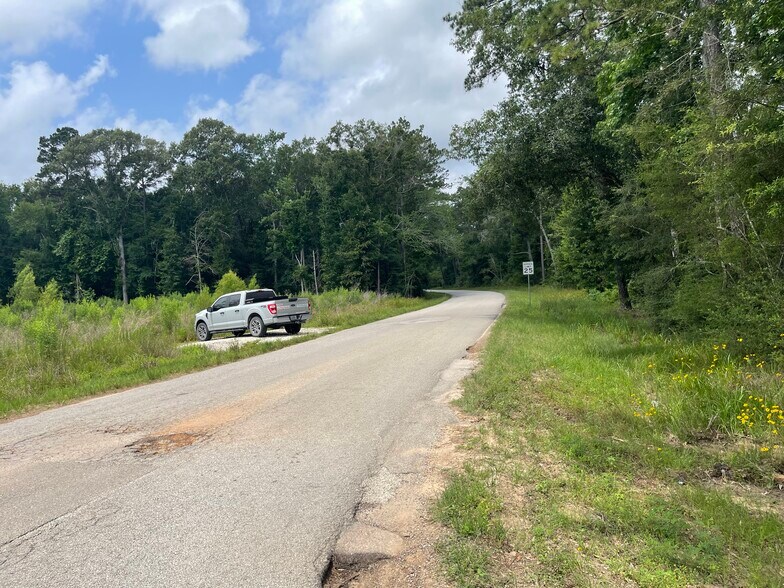 19094 Galaxy Blvd, New Caney, TX à vendre - Photo de l’immeuble – Image 3 sur 24