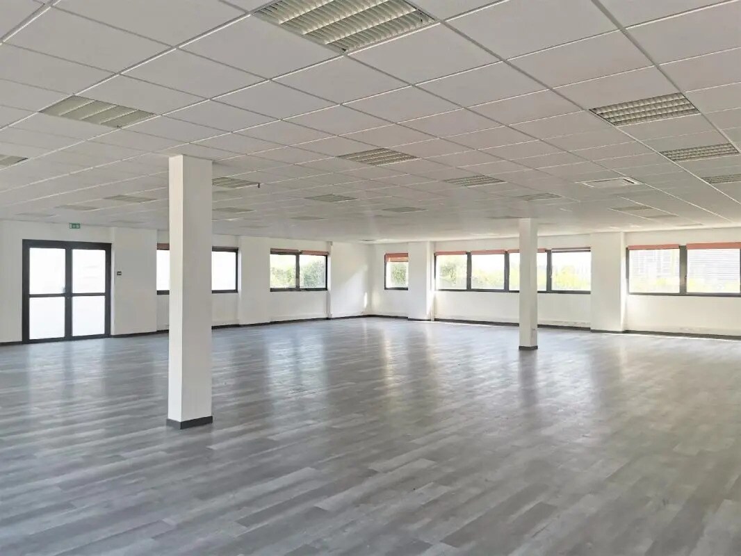 Bureau dans Saint-Priest à louer Photo intérieure– Image 1 sur 10