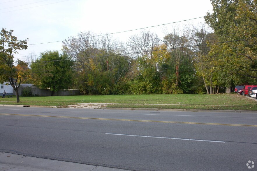 3507 Byron Center Ave SW, Wyoming, MI à vendre - Photo principale – Image 1 sur 4