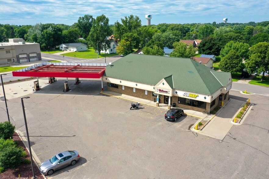 406 S 2nd Ave E, Melrose, MN à vendre - Photo de l’immeuble – Image 2 sur 5