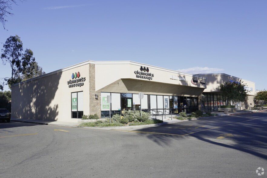 2845 Cochran St, Simi Valley, CA à louer - Photo principale – Image 1 sur 7