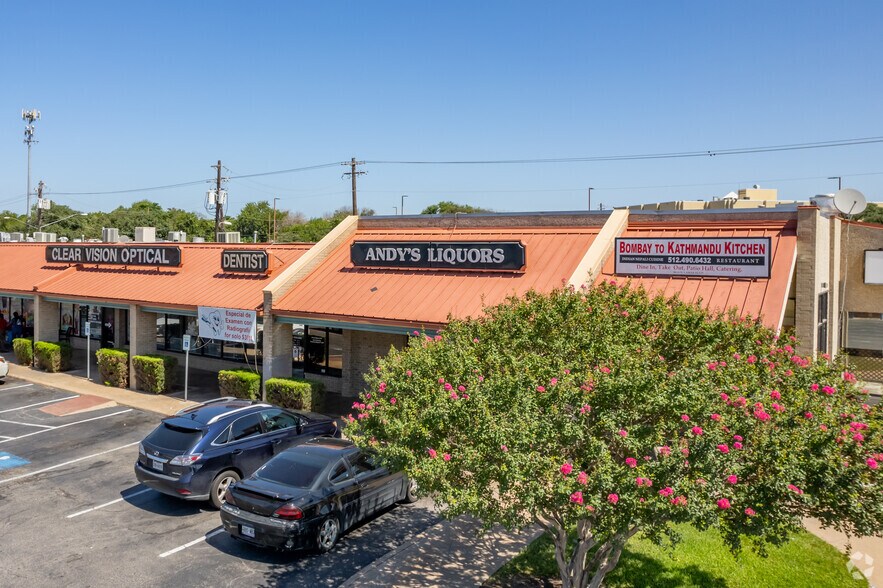 9616 N Lamar Blvd, Austin, TX à louer - Photo de l’immeuble – Image 2 sur 14