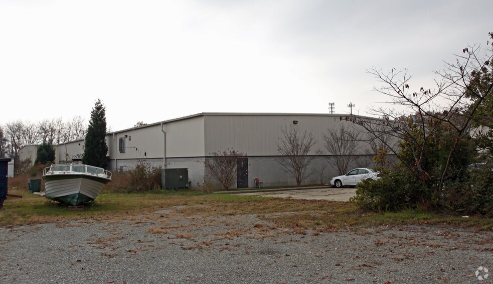 7609C Canoe Rd, Greensboro, NC à vendre - Photo de l’immeuble – Image 2 sur 2