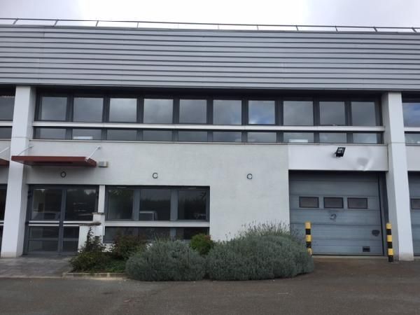 Local d’activités dans Trappes à louer - Photo de l’immeuble – Image 1 sur 6