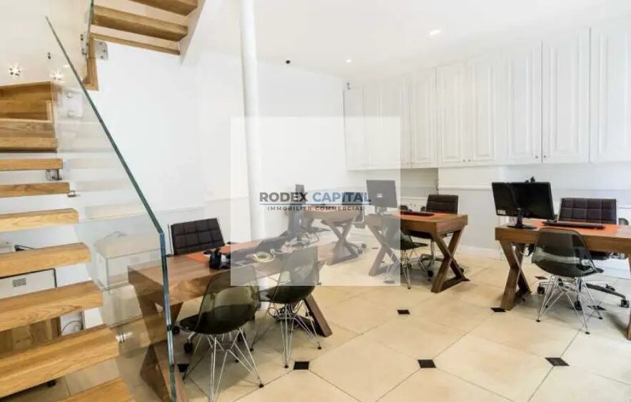 Local commercial dans Paris à louer - Photo de l’immeuble – Image 1 sur 5