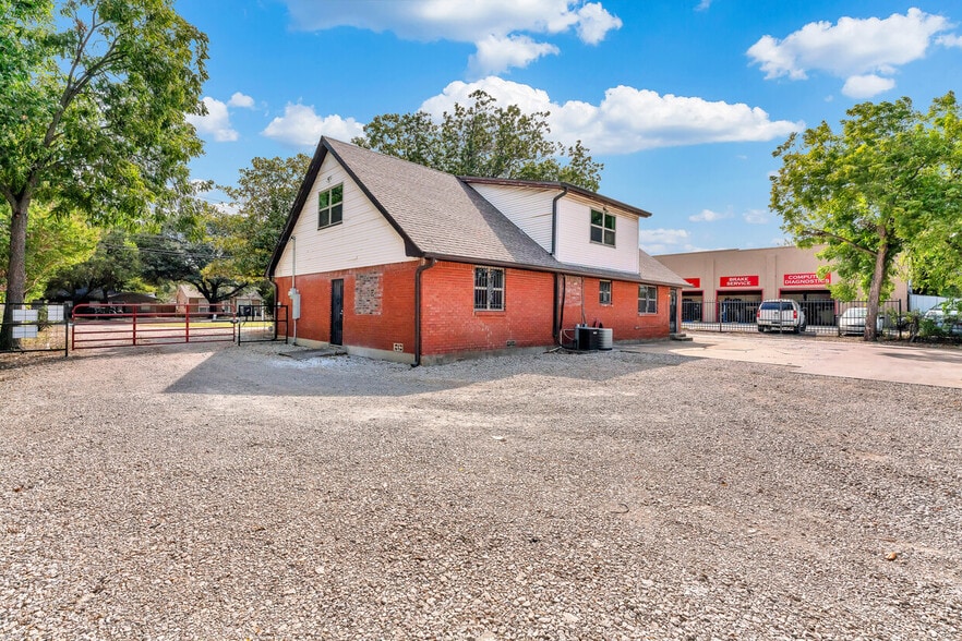 8100-8104 White Settlement Rd, White Settlement, TX à vendre - Photo de l’immeuble – Image 2 sur 3