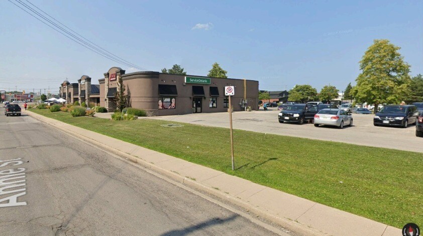 7755 Tecumseh Rd E, Windsor, ON à louer Photo de l’immeuble– Image 1 sur 4