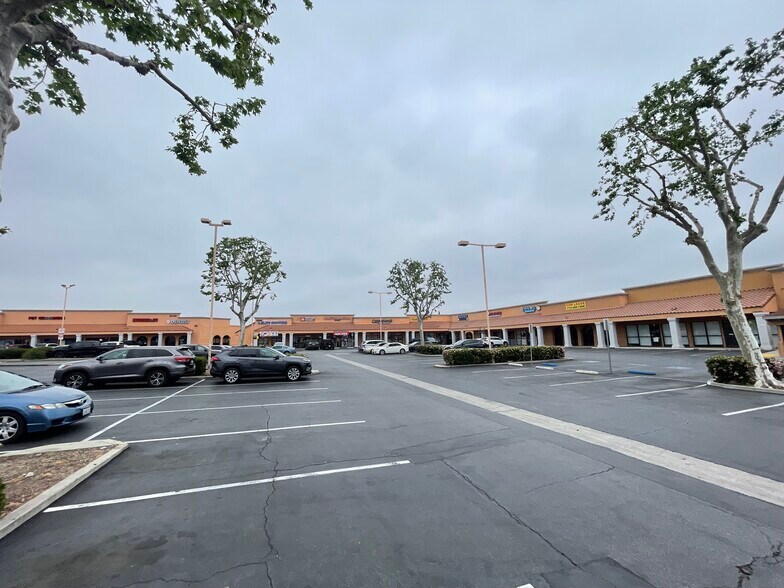 12345 Mountain Ave, Chino, CA à louer - Photo de l’immeuble – Image 2 sur 4