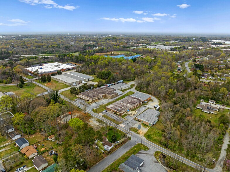1200 Hickory Chapel Rd, High Point, NC à vendre - Photo principale – Image 1 sur 6