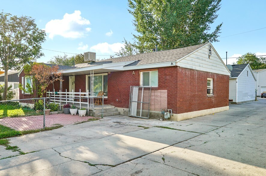 412-416 Scott Avenue portefeuille de 3 biens à vendre sur LoopNet.fr - Photo de l’immeuble – Image 3 sur 11