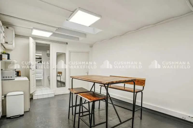 19 Rue De Rocroy, Paris à louer - Photo de l’immeuble – Image 3 sur 13